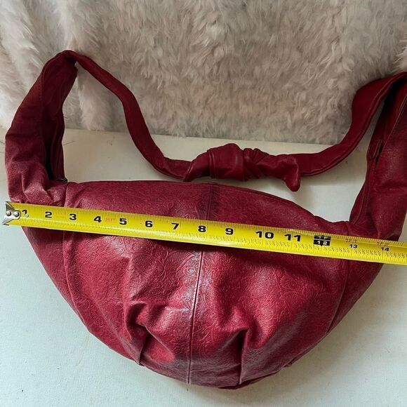 Great American Leather works Cherry red leather embossed knot shoulder bag. - Picture 6 of 13